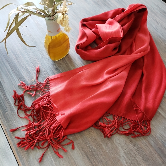 New wool wrap/scarf. - Picture 4 of 7